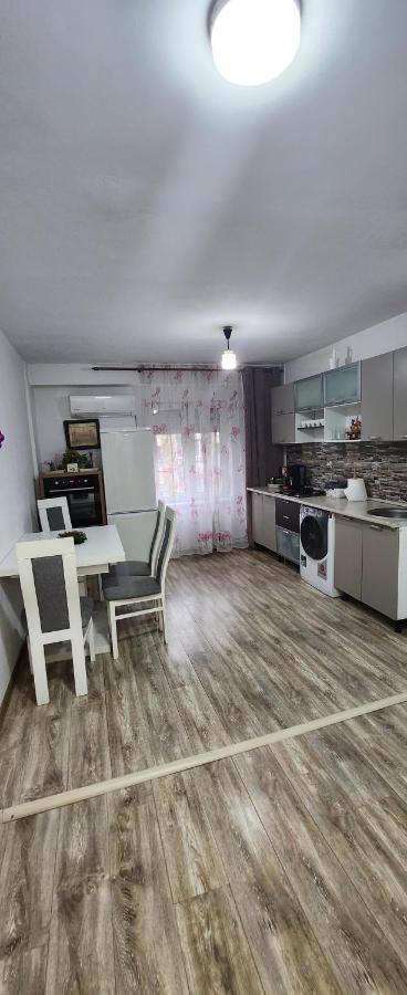 The House Apartment Oradea Exterior foto
